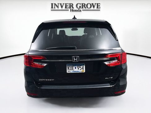 Used 2023 Honda Odyssey Elite image 6