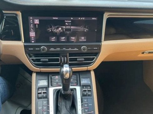 Used 2020 Porsche Macan AWD/4WD image 22