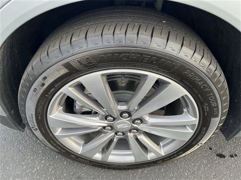 Certified 2025 Cadillac XT5 Premium Luxury image 18