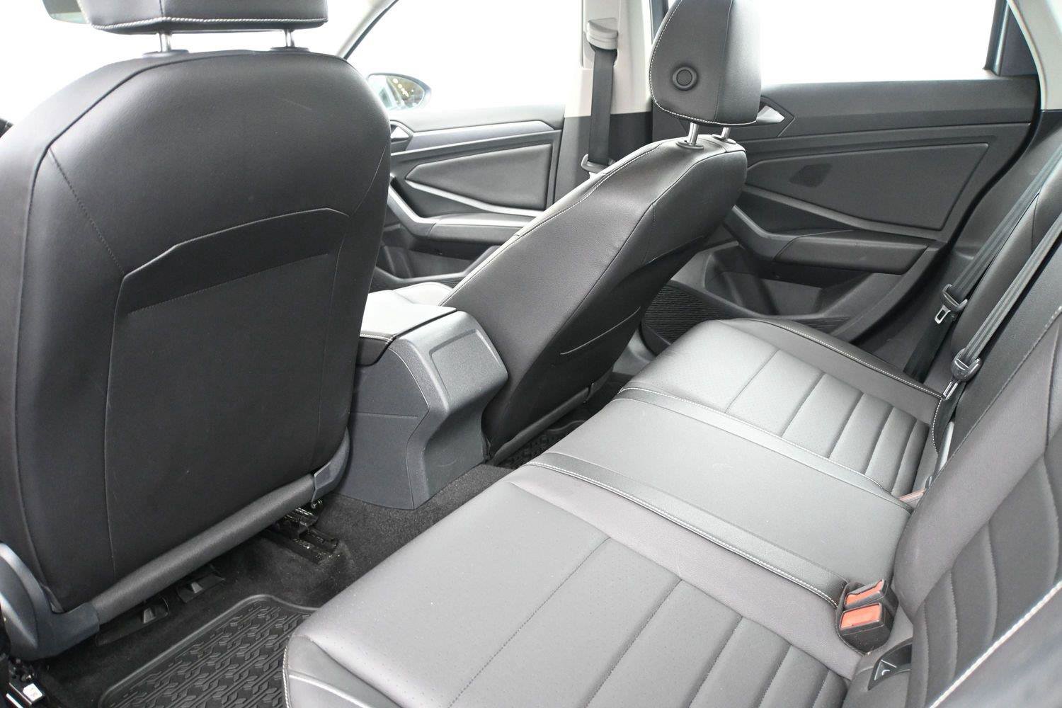 Certified 2023 Volkswagen Jetta SE FWD image 10
