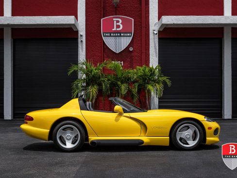 Used 1995 Dodge Viper RT/10 image 12