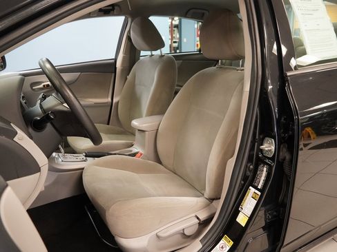 Used 2013 Toyota Corolla LE image 3