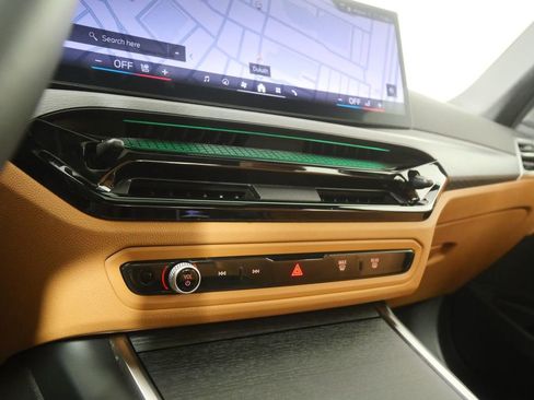 Certified 2025 BMW 330i Sedan image 27