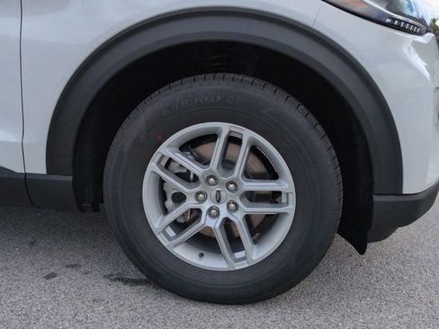 New 2025 Ford Explorer Active image 10