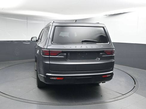 Used 2024 Jeep Wagoneer 2WD image 23