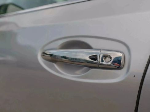 Used 2019 Nissan Rogue SV w/ Premium Package image 44