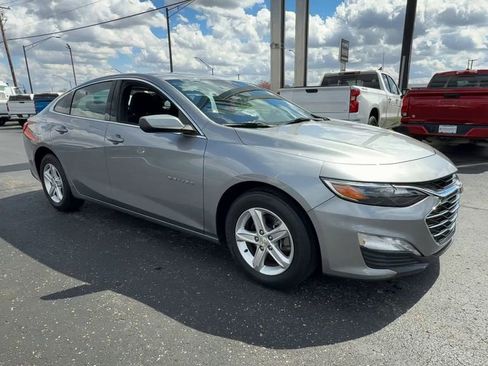 Used 2024 Chevrolet Malibu LT FWD image 2