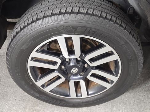 Used 2015 Toyota 4Runner SR5 image 9