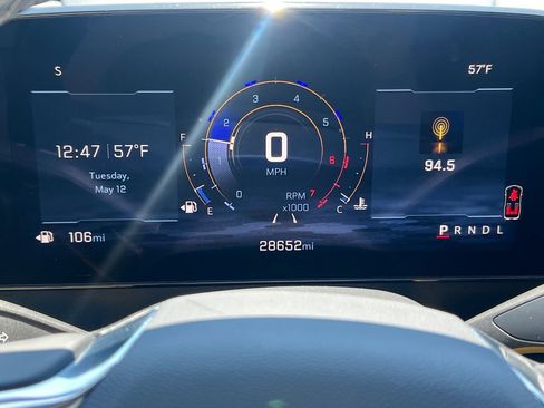 Used 2025 Chevrolet Traverse LT FWD image 5