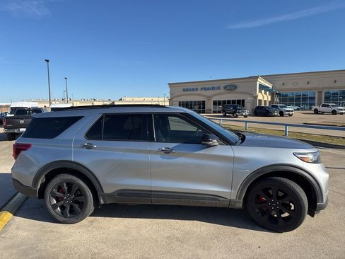 Used 2023 Ford Explorer ST w/ Equipment Group 401A image 17
