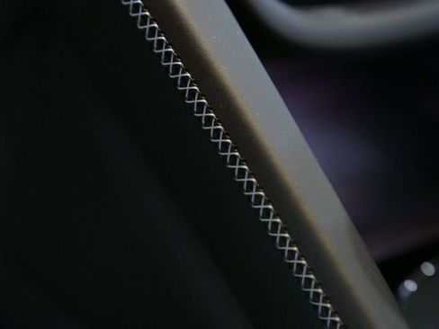 Used 2023 Bentley Bentayga image 68