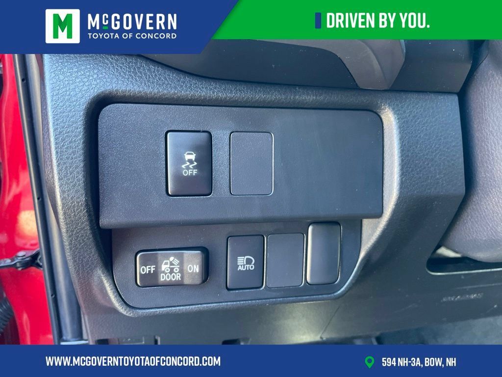 Used 2023 Toyota Tacoma SR5 AWD/4WD image 15