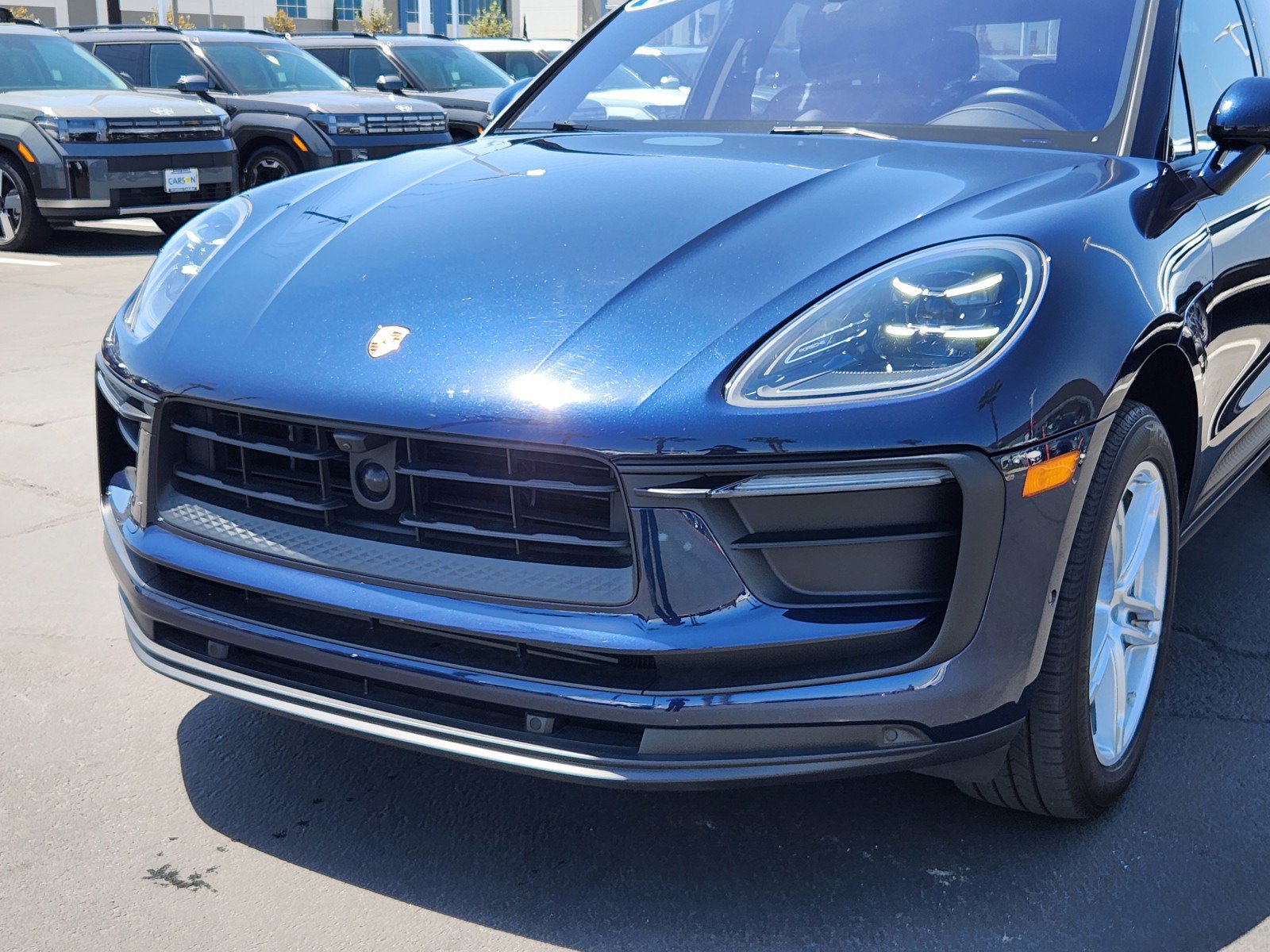 Used 2022 Porsche Macan AWD/4WD image 11