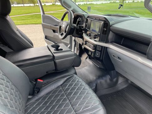 Used 2023 Ford F150 XL RWD image 2