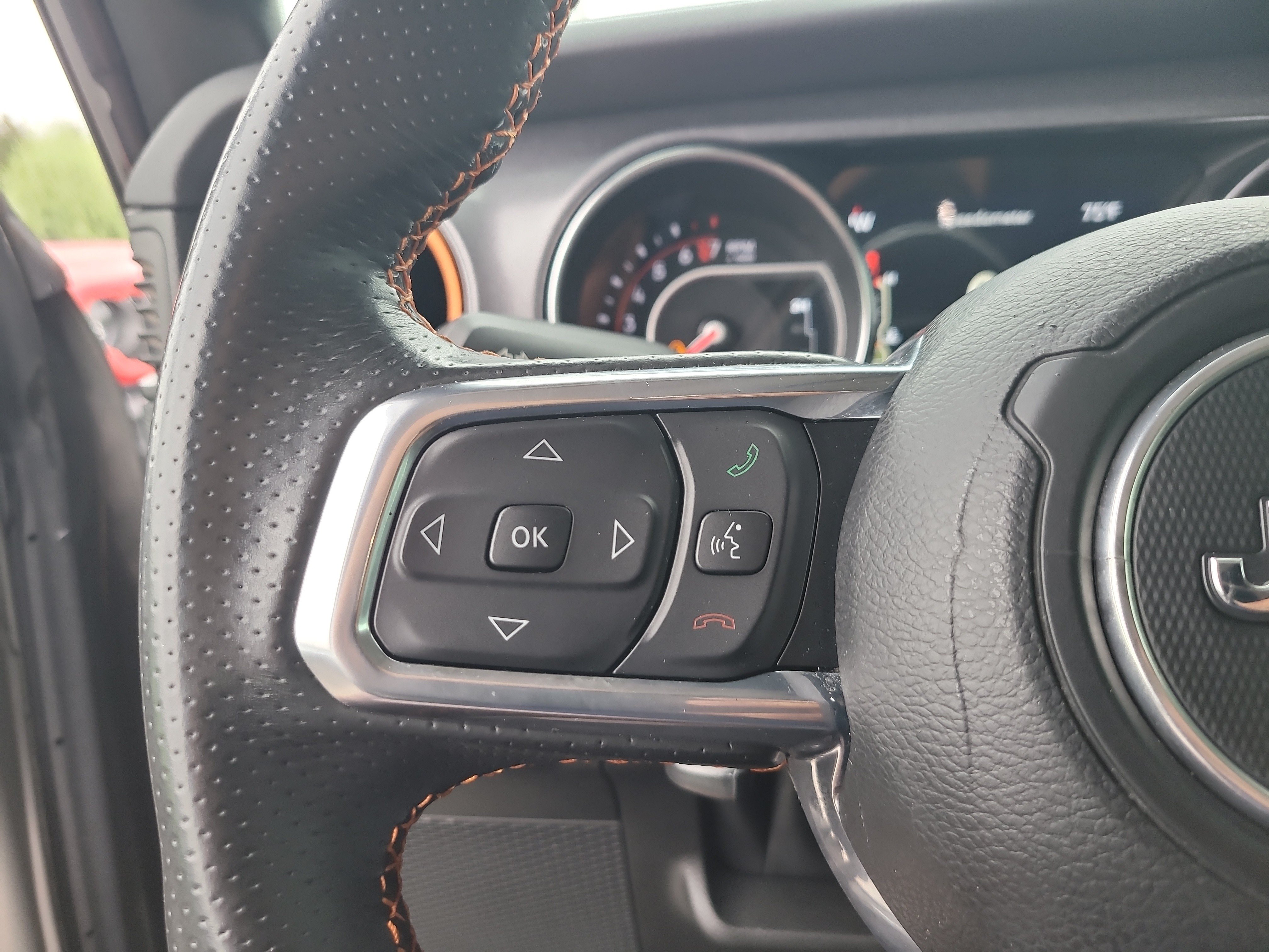 Used 2022 Jeep Gladiator Mojave AWD/4WD image 30