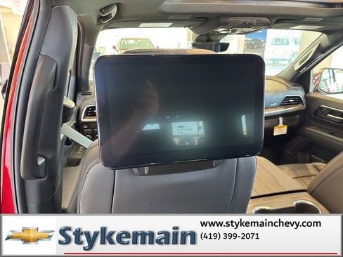 New 2026 Chevrolet Suburban High Country image 5