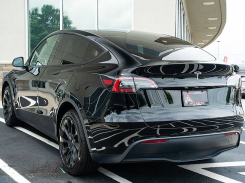 Used 2021 Tesla Model Y Long Range AWD/4WD image 16