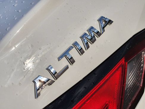 Used 2021 Nissan Altima 2.5 S FWD image 18