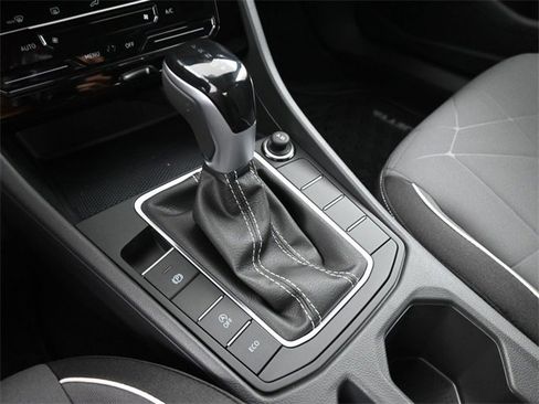 New 2026 Volkswagen Jetta Sport image 9