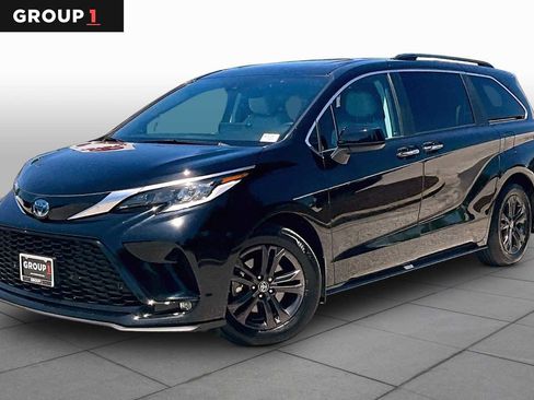 Used 2024 Toyota Sienna XSE w/ XSE Plus Package AWD/4WD image 1