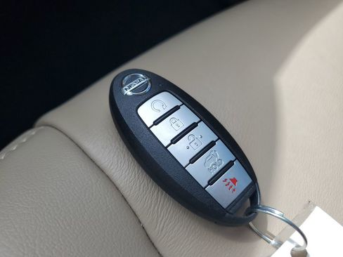 Used 2019 Nissan Pathfinder Platinum FWD image 23