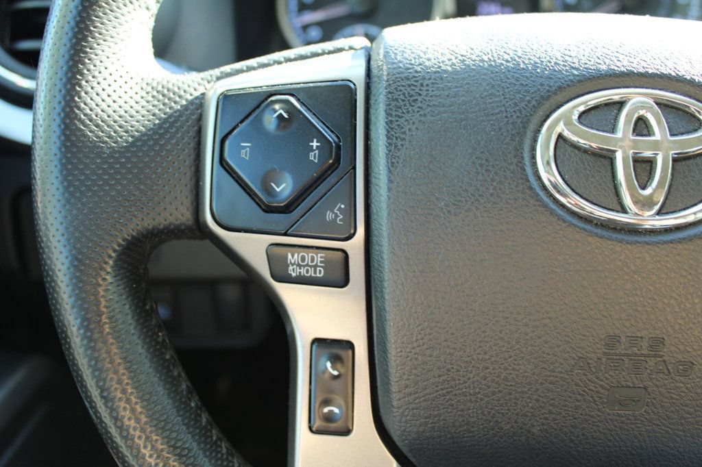 Used 2020 Toyota Tacoma SR5 RWD image 21