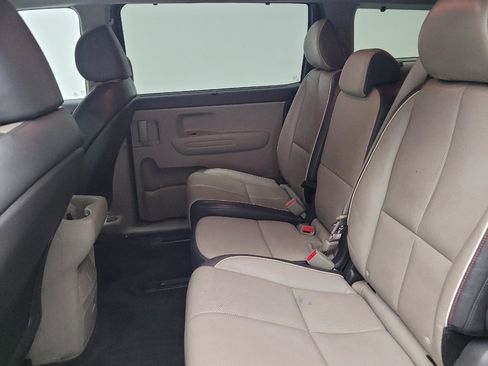 Used 2017 Kia Sedona LX w/ LX Essentials Premium Package FWD image 18