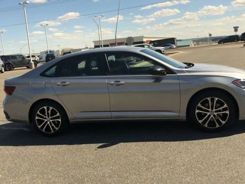 Used 2024 Volkswagen Jetta Sport FWD image 9