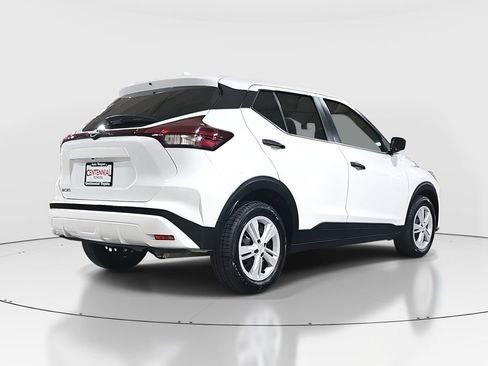 Used 2024 Nissan Kicks S image 5