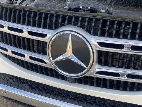 Used 2024 Mercedes-Benz GLE 350 4MATIC image 29