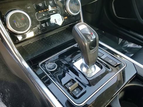 Used 2020 Jaguar XE S image 28