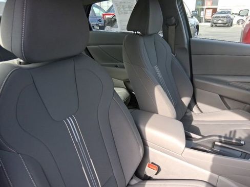 Used 2024 Hyundai Elantra SEL image 13
