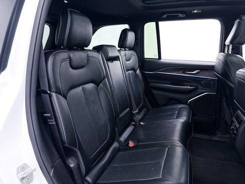 Used 2023 Jeep Grand Cherokee Overland AWD/4WD image 53