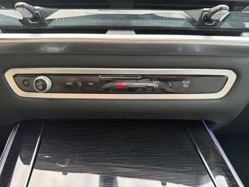 Used 2026 BMW X5 xDrive50e w/ Executive Package image 40