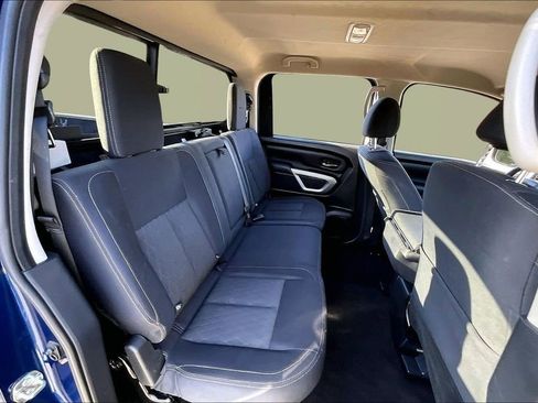 Used 2019 Nissan Titan SV image 21