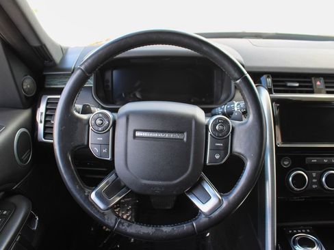 Used 2018 Land Rover Discovery HSE Luxury AWD/4WD image 31
