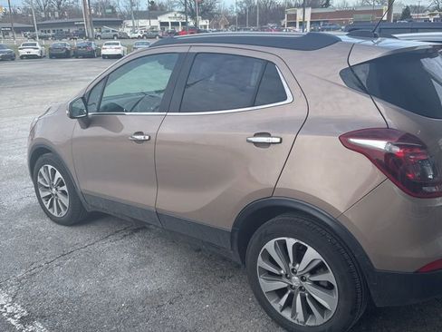 Used 2019 Buick Encore Preferred image 2