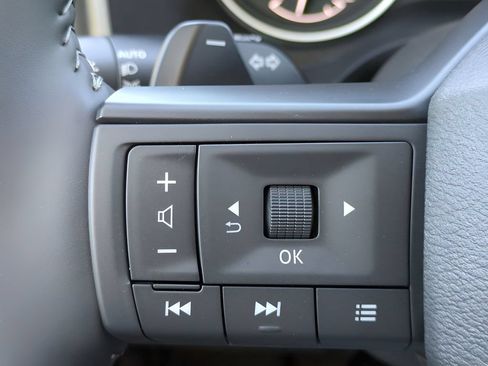 Certified 2026 Nissan Rogue SV FWD image 41