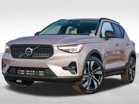 New 2026 Volvo XC40 B4 Plus w/ Climate Package image 1