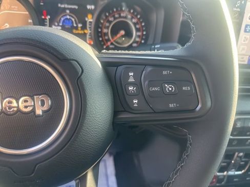 New 2025 Jeep Gladiator Willys image 24