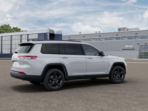 New 2026 Jeep Grand Cherokee L Limited AWD/4WD image 22