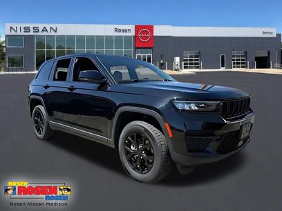 Used 2025 Jeep Grand Cherokee Altitude