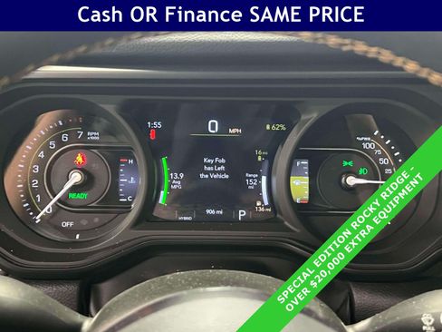 Used 2024 Jeep Wrangler Unlimited w/ Convenience Group AWD/4WD image 18