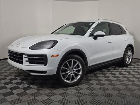 Certified 2024 Porsche Cayenne AWD/4WD image 1