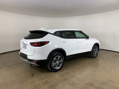 Used 2025 Chevrolet Blazer LT image 8