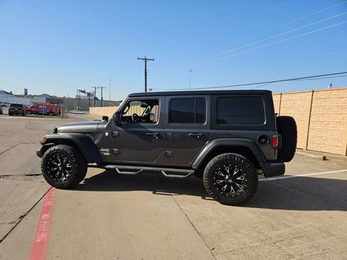Used 2018 Jeep Wrangler Unlimited Sport S image 8