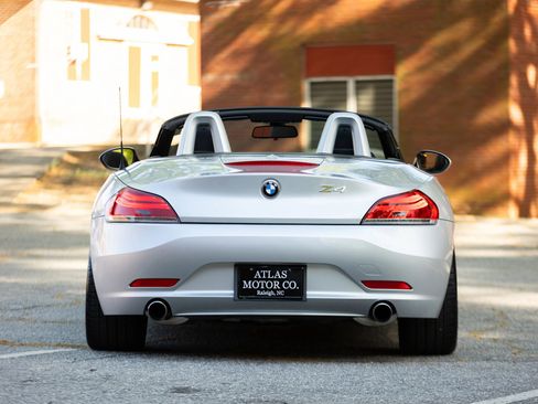 Used 2009 BMW Z4 sDrive35i image 8