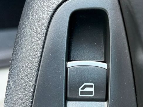 Used 2012 Volkswagen Jetta GLI Autobahn FWD image 32