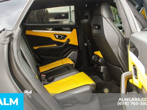 Used 2020 Lamborghini Urus AWD/4WD image 19