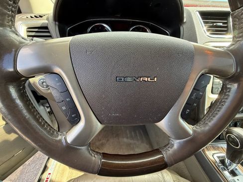 Used 2015 GMC Acadia Denali image 18
